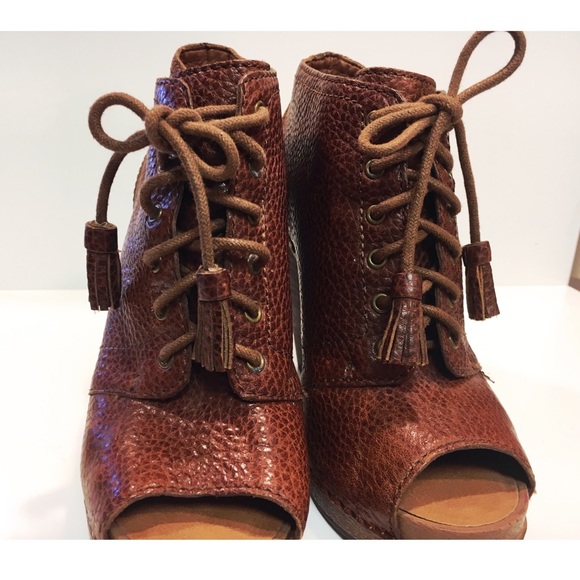 Lucky Brand Francisca Leather Booties - Picture 3 of 4